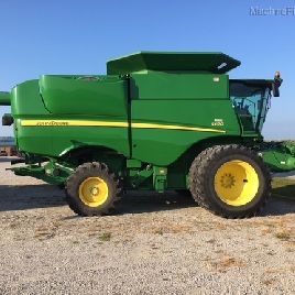 John Deere S670