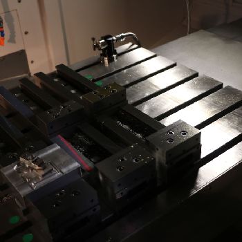 MICROCUT V-30 Vertical Machining Centre