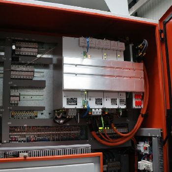 MICROCUT V-30 Vertical Machining Centre