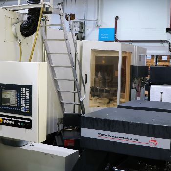 HÜLLER HILLE nbh 230-4 R Horizontal Machining Centre