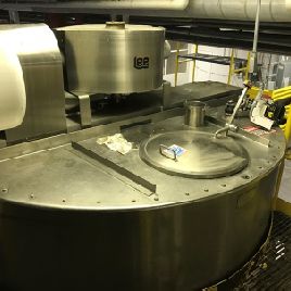 2500 гал. Ли # 2500U9MS, Чайник / бак с двойным движением из нержавеющей стали, покрытый оболочкой, с лезвиями скребка, 100 PSI при 338 ° F