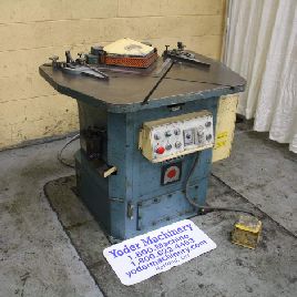 1/8 "x 8-5 / 8 x 8-5 / 8Amada # CS220, muesca hidráulica, 3 HP, serie # 543868, # 68111