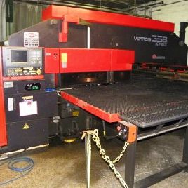 33 Tonnen, Amada # VIPROS-358-KING-II, 50 "x 80, 58 Station 4 A / I, Fanuc 18P, 2000