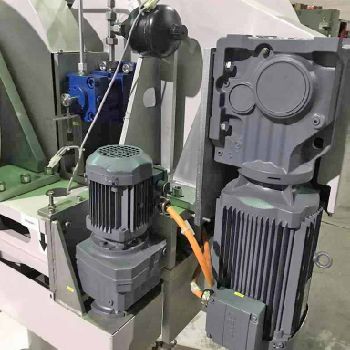 2000 lb.Arkudouble end uncoiler,24" wide (each side),18 -21 ID,hyd link type exp,2000â€™s