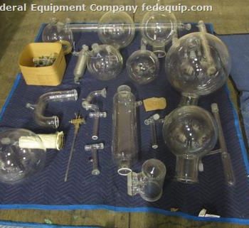 BuchiRotaVap #R-175EX1, heat bath, main lass flask, 1 sq.meter glass coil cond. 250 watt heater, 440 V. w/controls, #46322