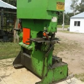 8" x 8 x 9/16Mubea#KLSH-1100, 120 ton, 1-5/8 round bar, 20 HP, 1981, #83106