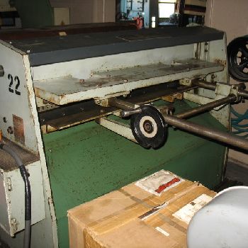 10 ga. x 4’Edwards#3.25/1250DD, electro-mechanical,24" manual back gauge,1990