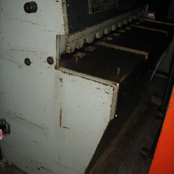 10 ga. x 4’Edwards#3.25/1250DD, electro-mechanical,24" manual back gauge,1990