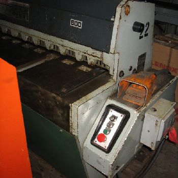 10 ga. x 4’Edwards#3.25/1250DD, electro-mechanical,24" manual back gauge,1990