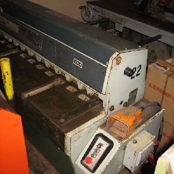 10 ga. x 4’Edwards#3.25/1250DD, electro-mechanical,24" manual back gauge,1990