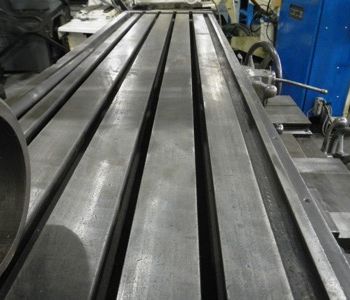 Kearney &amp; Trecker#430, 80" x 17 table,30 HP,42 X travel,1500 RPM,overarm support,#9617