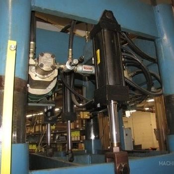 31 Ton,Beckwood, 38" x 42 Bed,10 stroke,19 daylight,7.5 HP,280 IPM Rpd,2000