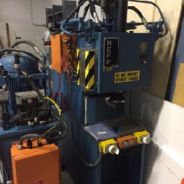 25 Ton, Neff, C-frame omlaag werkende hydraulische pers, 6 "str, 12 DL, 8 thr, open achterframe, 1988, # 7227