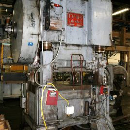 200 Ton,Oak#LP-4, 1-1/4" stroke, 13 SH, 48 x 30 bed, 133-400 SPM