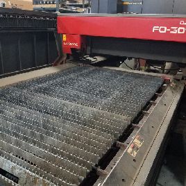 Amada n ° FO3015, 4000 watts, 5 ’x10’, changeur de palettes, Fanuc 160iL, refroidisseur, chargeur, 2003, n ° 29948