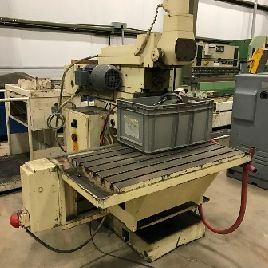 Deckel # FP4, верт / горизонт, 39 "x 22-1 / 2 стол, 50-2500 об / мин, 3-осевой DRO, s / n # 0069