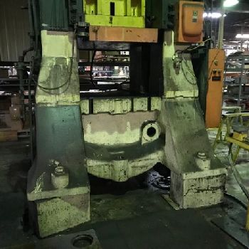1000 Ton,Cleveland#10K, knuckle joint press,6" stroke,30 SH,A/C &amp; brake,1942,#10645