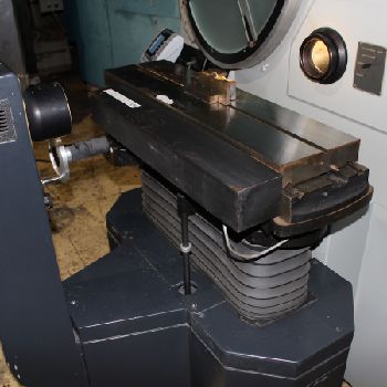 30"Jones &amp; LamsonMetrology #EPIC-230, 8.5 x 32 table,swivel adj 0-15°in/out,10,20,31.25,50x