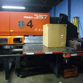 33 Ton,Amada#PEGA-357, 50" x 72 (50 x144 ),44 station,2 A/I,Fanuc 04PC, hydraulic clutch,1991