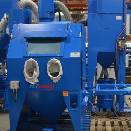 IST#M284P-DCM100, 600 cfm sand blast pressure system,44x28x30 w/rubber lining,new