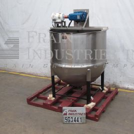 Hervidor con camisa de acero inoxidable de 600 galones, 60 "de diámetro, 3 descargas en el centro del fondo, 40 psi