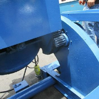 2500 lb.ReedWebb #P25R, motorized welding positioner,power tilt,30" round table w/chuck, pendant control.230/460 V.