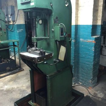 5 Ton,Hannifin#F-50, hydraulic press, 15 gal. reservoir, hard wired, Allen Bradley, #10464