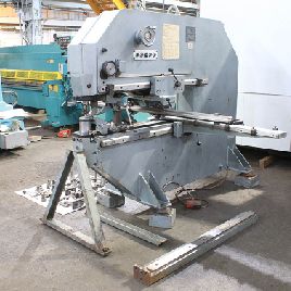 No. CN-900Trumpf, 3 HP, garganta de 51 ", carrera adicional, mordisco, # 157058