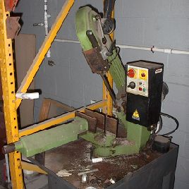5.9" x 6-3/4Kama#EV996, mitering band saw, .9 HP, coolant pump