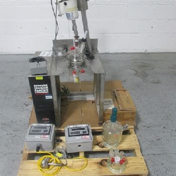 500/250 MLHELUK Auto.Borosllicate glass jacketed 4" diameter x 5 straight side,dish top/bottom,hemi-bottom,agit.dr,2004,#50036