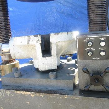 200000 lb.Tinius-Olsen, tensile/compression tester with micrometer adjustment