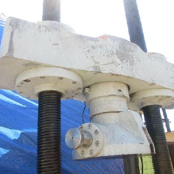 200000 lb.Tinius-Olsen, tensile/compression tester with micrometer adjustment