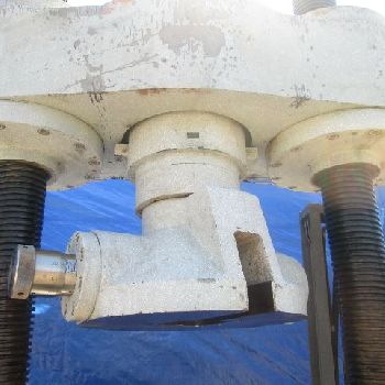 200000 lb.Tinius-Olsen, tensile/compression tester with micrometer adjustment