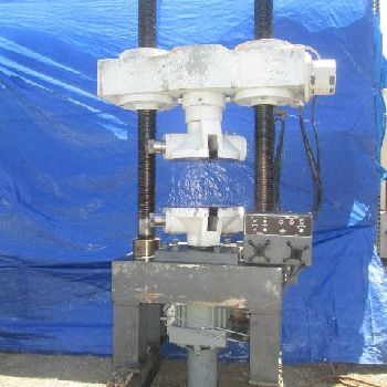 200000 lb.Tinius-Olsen, tensile/compression tester with micrometer adjustment