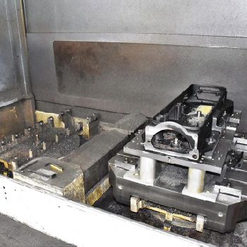 Toyoda#FA-1050, HMC,60 ATC,62.9" X,55.1 Y,45.2 Z,6k RPM,Fanuc 16iM,chip conv,2001