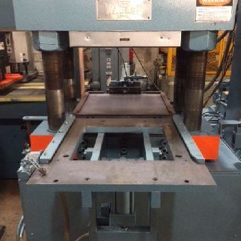 200 Ton,Wabash#200-1818-2TM, hydraulic,4-post,8" str.,18 x 18 hot plates,#24106/07