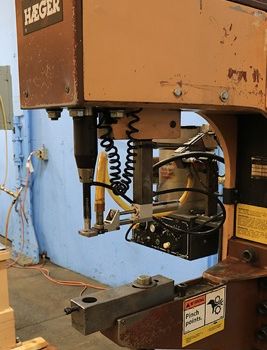 6 Ton,Haeger#HP6-C, insertion press,18" throat,8-1/2 stroke,bowl feeder,. tooling,’92,#10494