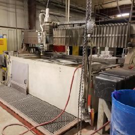 Flow # A-SERIES, chorro de agua, 5 'x 10', 60 HP, 55000 PSI, control Allen Bradley Serie 9, 1996