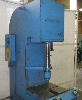 15 Ton,Hannifin#F-150, hyd press,16" str,22 open DL,10 throat,palm buttons,22 x 19 bed