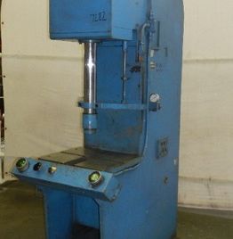 15 Ton,Hannifin#F-150, hyd press,16" str,22 open DL,10 throat,palm buttons,22 x 19 bed