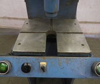 15 Ton,Hannifin#F-150, hyd press,16" str,22 open DL,10 throat,palm buttons,22 x 19 bed