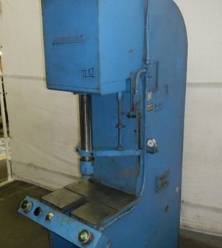 15 Ton,Hannifin#F-150, hyd press,16" str,22 open DL,10 throat,palm buttons,22 x 19 bed