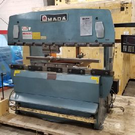 50 тонн, Amada # RG-50, 6,10 ° OA, открытая высота 14,6 ", 60 вертикальных стоек, Dynabend 1 BG