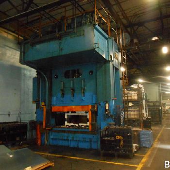 700 Ton,USI Clearing, housing type,30" str,58 DL,97 x 60 bed,150 ton cushion,#B1011