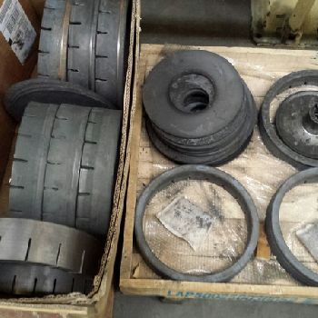 Cleveland#600VSD, 24" table,4 pneumatic pressure cylinders,rings,tooling,nice,s/n 2050