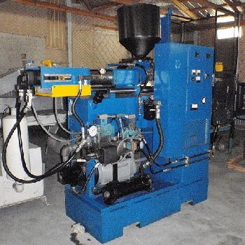 Impco#B13-25, blow molder,2" extruder,single head,340 gram capacity,13 W platen,30 HP