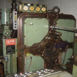 560 toneladas, GFM # SHK414, máquina de forja radial de 4 matrices con sistema de mandril, # 23713