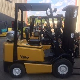 4000 lb.Yale#GLP040, liquid propane, 84" /128 mast, serial #B810N04033B, 2004