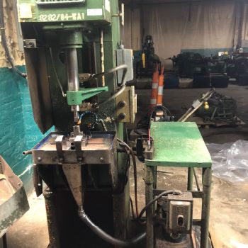5 Ton,Hannifin#F-50, hydraulic press, 15 gal. reservoir, plugged in, #10463