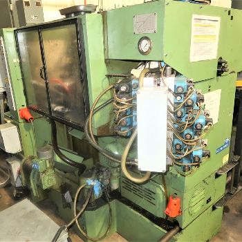 Koepfer#153, precision gear hobbing machine with loader, 2 module, 1985